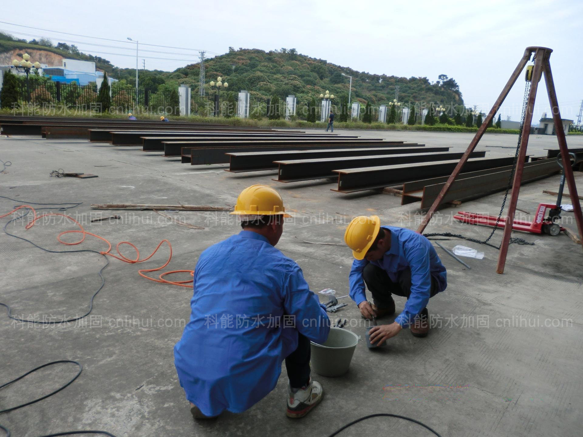 江门钢结构钢材喷防锈漆施工